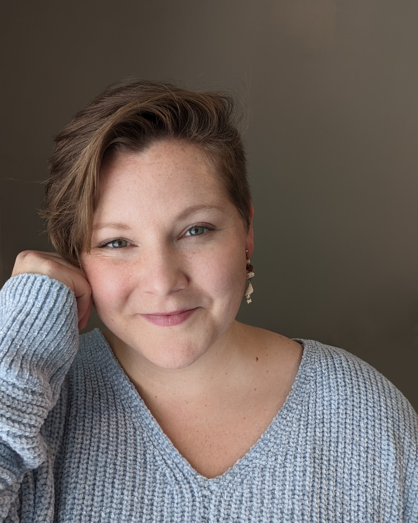 Karissa Kim as Second Lady